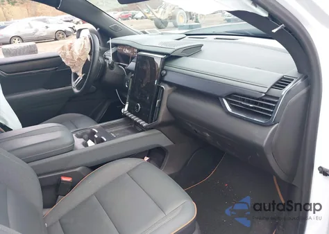 2024 GMC Acadia Awd At4 z USA, uszkodzony, nr VIN 1GKENPKS9RJ170061